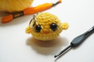 Patrón Pollito Amigurumi